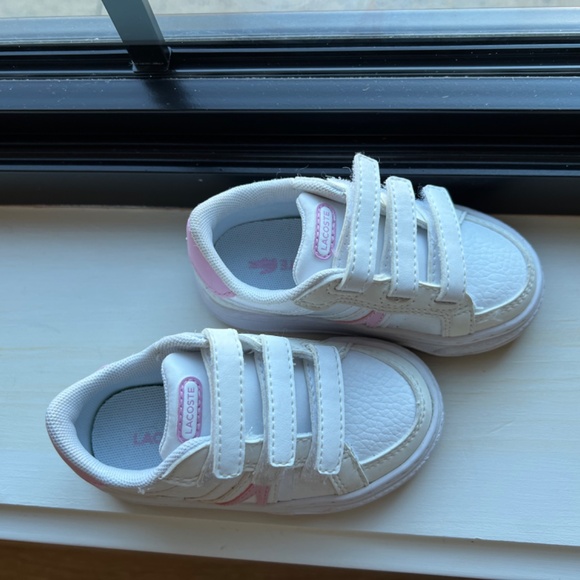 Lacoste Size 5 Toddler sneakers - Picture 2 of 4